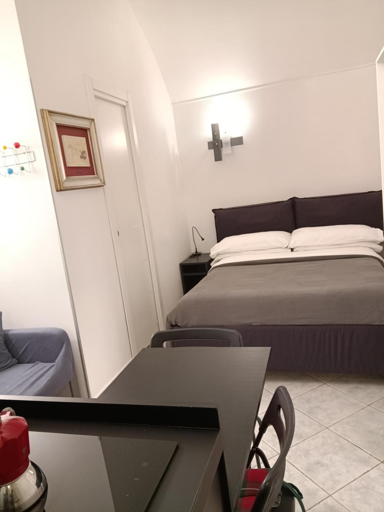 La Residenza Chiaia Short Let Monolocale Standard * Napoli